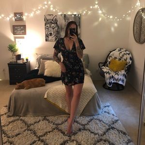 Short sleeve flower wrap dress